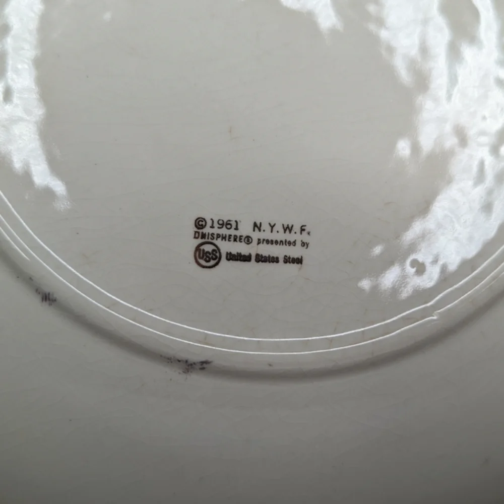 Vintage 1961 New York World's Fair Plate